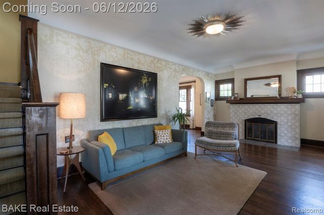 675 W Hazelhurst Street, Ferndale, MI 48220