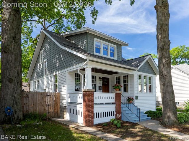 675 W Hazelhurst Street, Ferndale, MI 48220