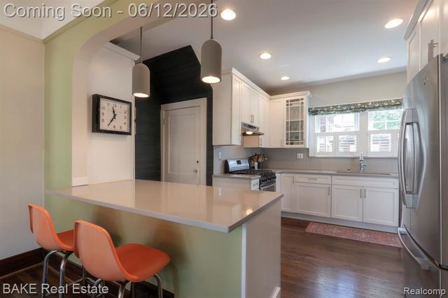 675 W Hazelhurst Street, Ferndale, MI 48220