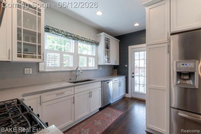 675 W Hazelhurst Street, Ferndale, MI 48220
