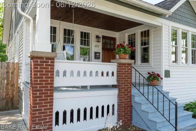 675 W Hazelhurst Street, Ferndale, MI 48220
