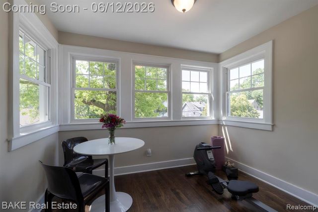 675 W Hazelhurst Street, Ferndale, MI 48220