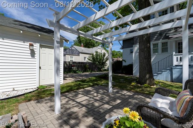675 W Hazelhurst Street, Ferndale, MI 48220