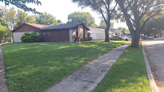 326 E Ferndale Lane, Grand Prairie, TX 75052