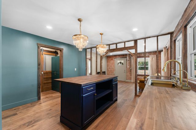 1219 N Concord Avenue, Springfield, MO 65802