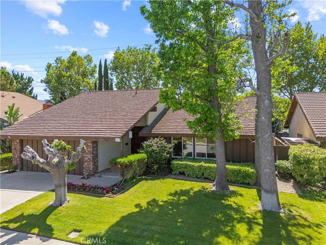 25033 Avenida Balita, Valencia, CA 91355