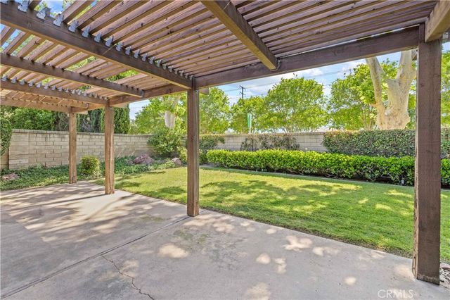 25033 Avenida Balita, Valencia, CA 91355