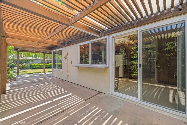 25033 Avenida Balita, Valencia, CA 91355