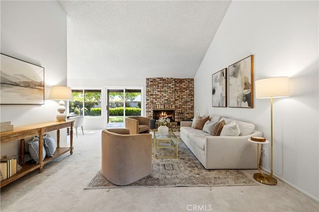 25033 Avenida Balita, Valencia, CA 91355