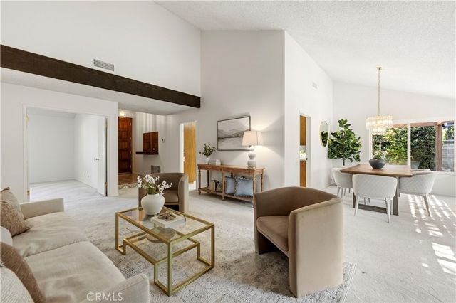 25033 Avenida Balita, Valencia, CA 91355
