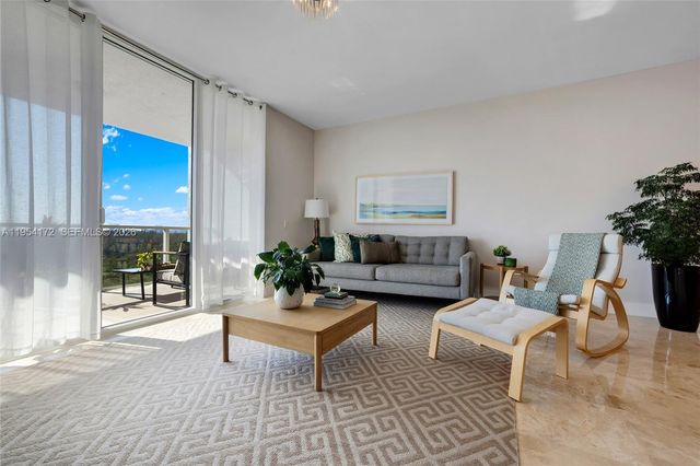 14951 Royal Oaks Ln 901, North Miami, FL 33181