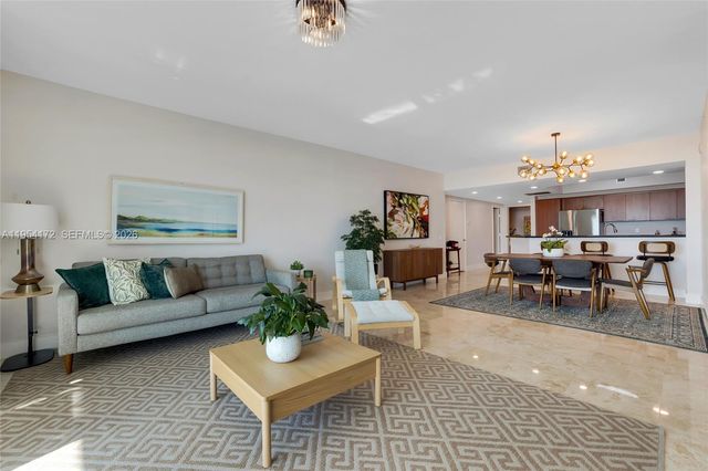 14951 Royal Oaks Ln 901, North Miami, FL 33181