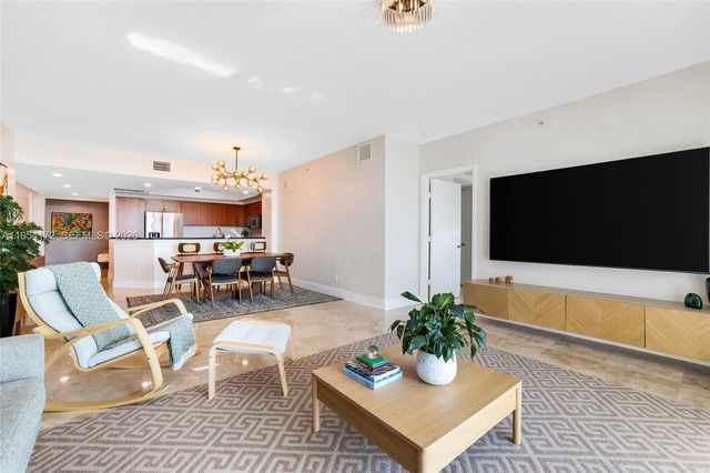 14951 Royal Oaks Ln 901, North Miami, FL 33181