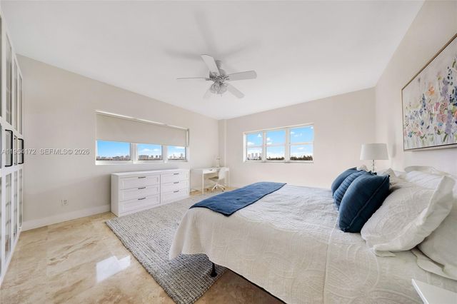 14951 Royal Oaks Ln 901, North Miami, FL 33181