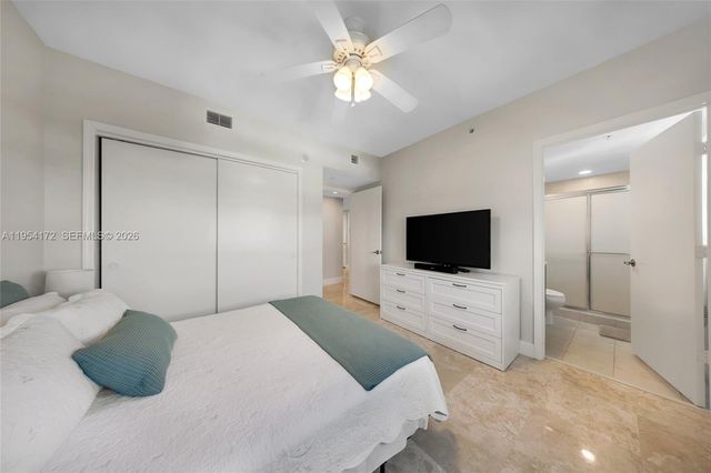 14951 Royal Oaks Ln 901, North Miami, FL 33181