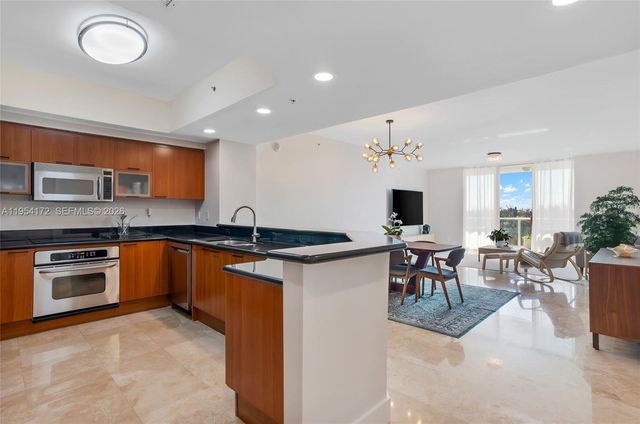 14951 Royal Oaks Ln 901, North Miami, FL 33181