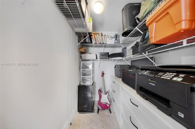 14951 Royal Oaks Ln 901, North Miami, FL 33181