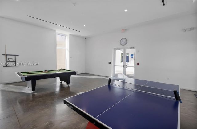 14951 Royal Oaks Ln 901, North Miami, FL 33181