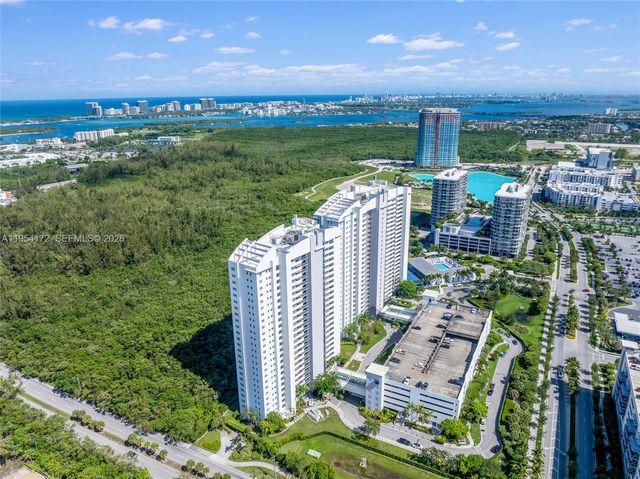 14951 Royal Oaks Ln 901, North Miami, FL 33181