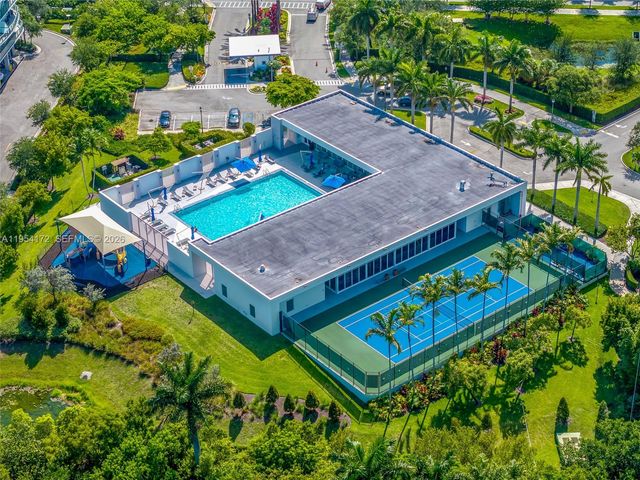 14951 Royal Oaks Ln 901, North Miami, FL 33181