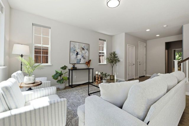 2016 Sycamore Grove Ln, Roseville, CA 95747
