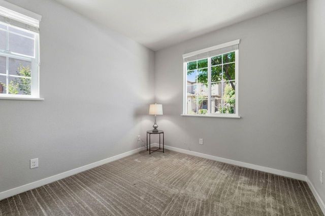 2016 Sycamore Grove Ln, Roseville, CA 95747