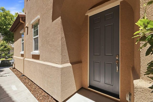 2016 Sycamore Grove Ln, Roseville, CA 95747