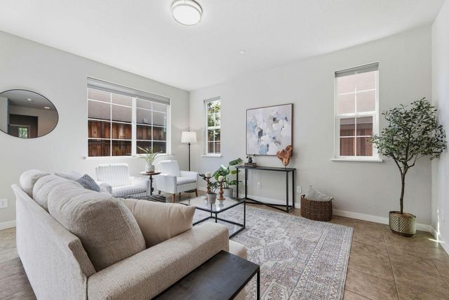 2016 Sycamore Grove Ln, Roseville, CA 95747