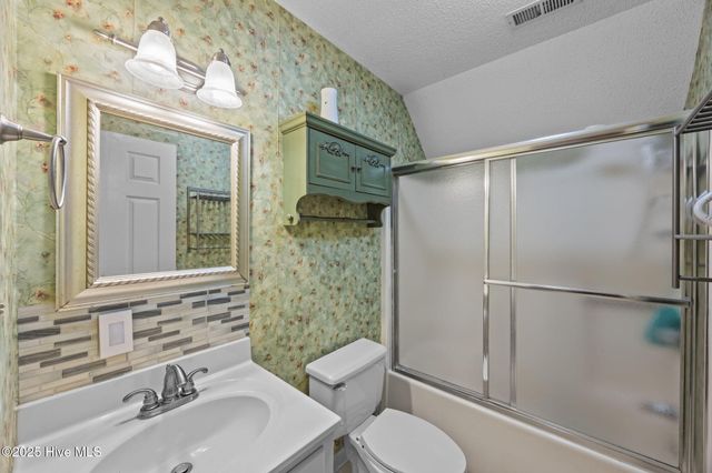 2200 Oakview Drive, New Bern, NC 28562