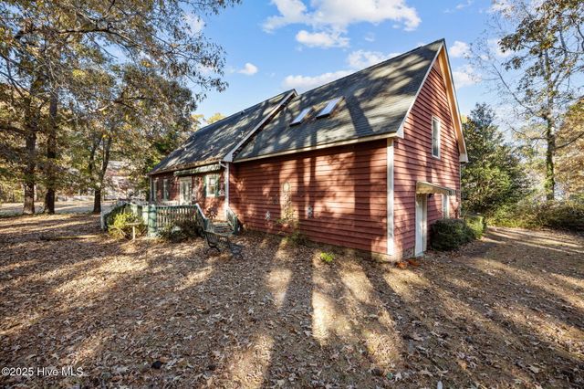 2200 Oakview Drive, New Bern, NC 28562