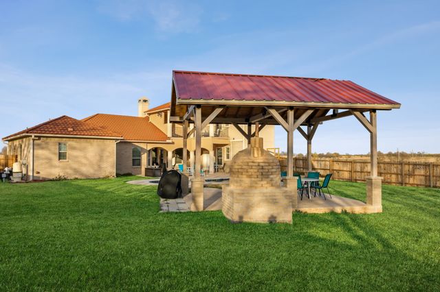 14037 Fm 1173, Krum, TX 76249