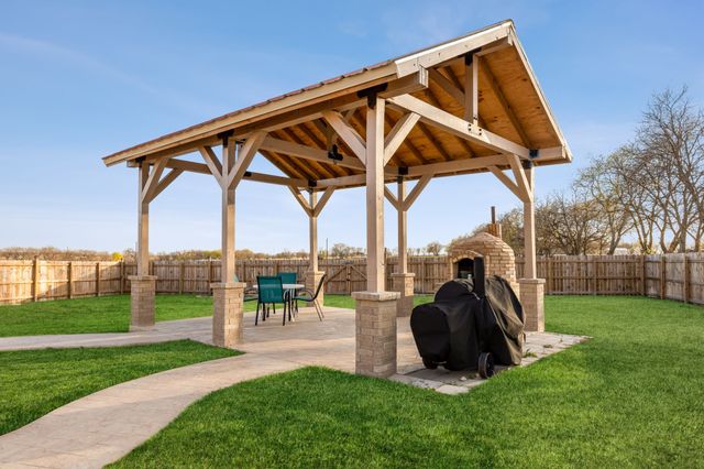 14037 Fm 1173, Krum, TX 76249