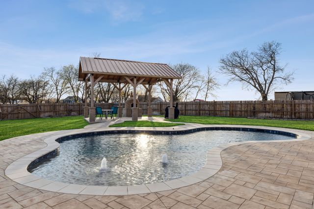 14037 Fm 1173, Krum, TX 76249