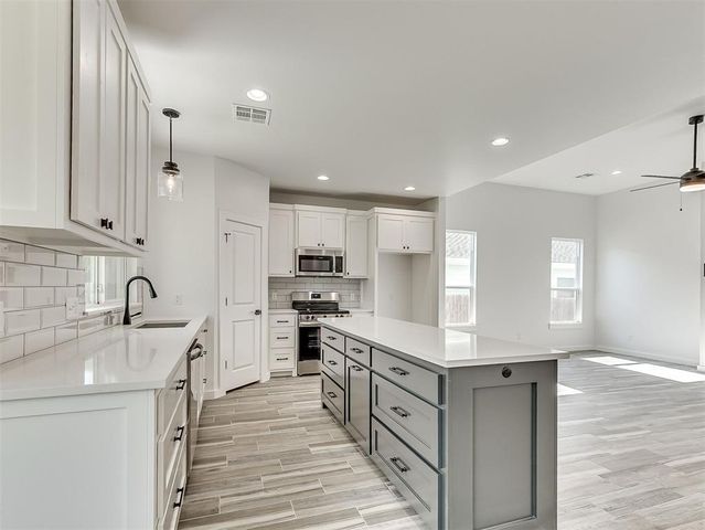 722 E Grant Avenue, Guthrie, OK 73044
