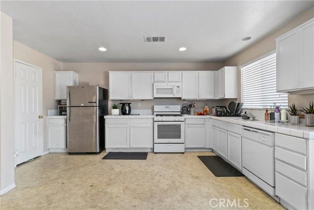14577 Crossing Trail, Victorville, CA 92394