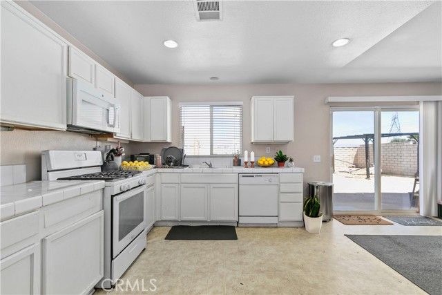 14577 Crossing Trail, Victorville, CA 92394