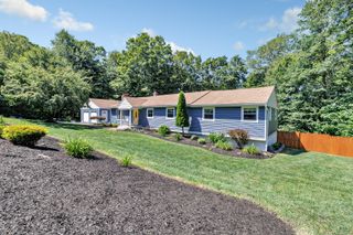 31 Parlor Rock Road, Trumbull, CT 06611