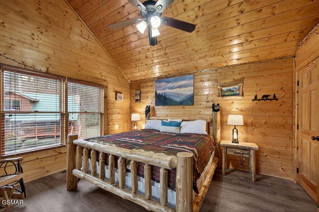 645 Chickasaw Gap Way, Pigeon Forge, TN 37863