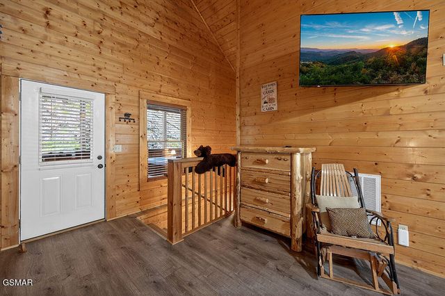 645 Chickasaw Gap Way, Pigeon Forge, TN 37863