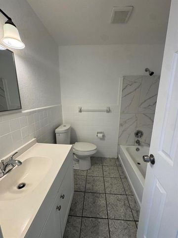 1795 NW 55th Avenue Apt 3, Lauderhill, FL 33313