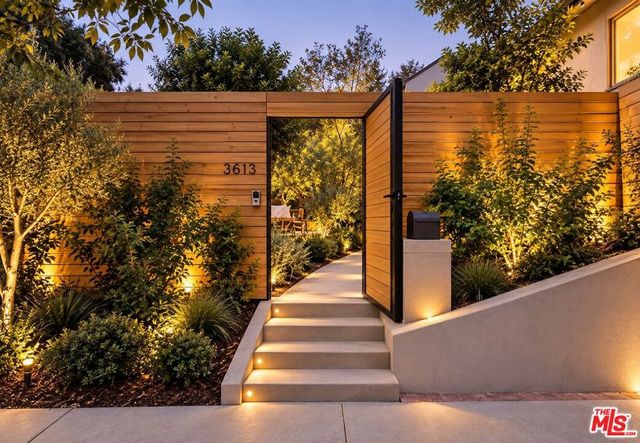 3613 Lankershim Boulevard, Los Angeles, CA 90068