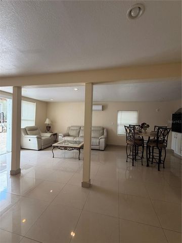 1212 E COLUMBUS DRIVE Down, Tampa, FL 33605