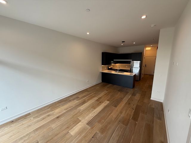 4513 N CLARK Street 207, Chicago, IL 60640