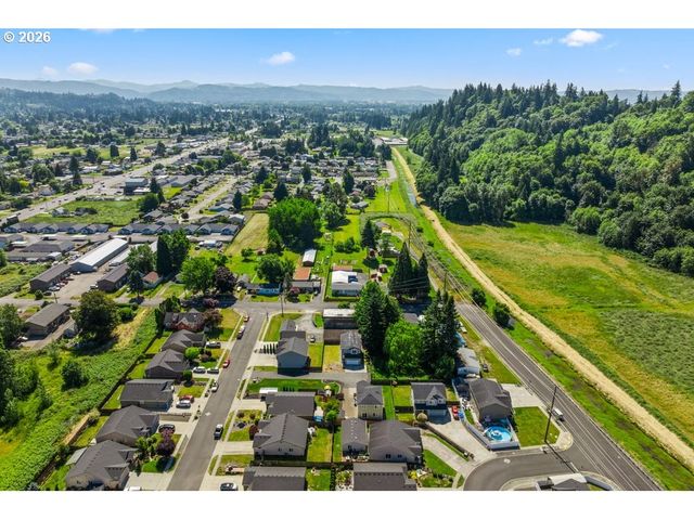 132 HALEY Dr, Longview, WA 98632