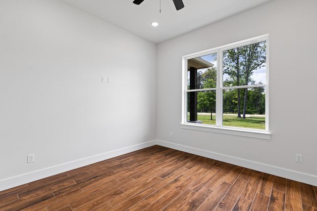 250 Cottonwood Circle, Longview, TX 75605
