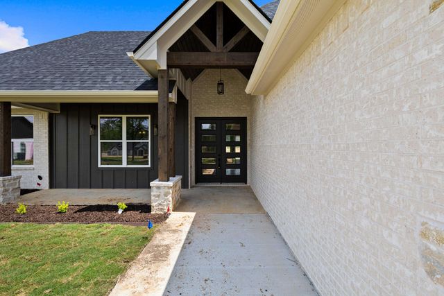 250 Cottonwood Circle, Longview, TX 75605