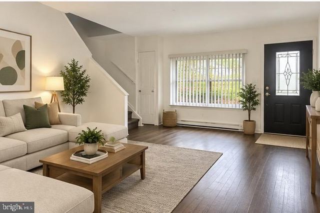118 URELL PL NE, Washington, DC 20011