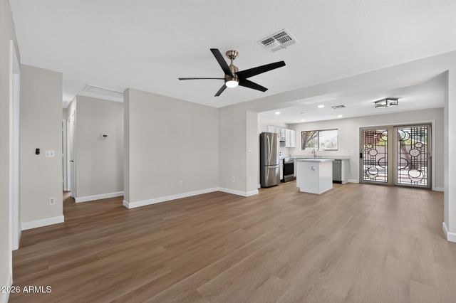 8425 E NAVARRO Circle, Mesa, AZ 85209