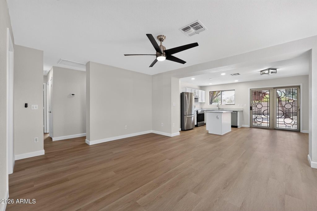 8425 E NAVARRO Circle, Mesa, AZ 85209 — photo 4