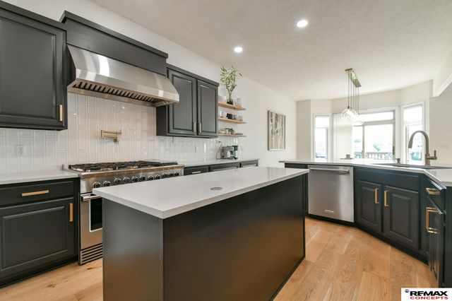 6900 Lacroix Drive, Lincoln, NE 68526